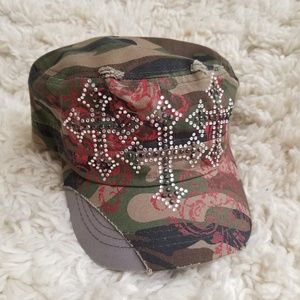 NWOT Camo Cross Blingy Cap by Way West